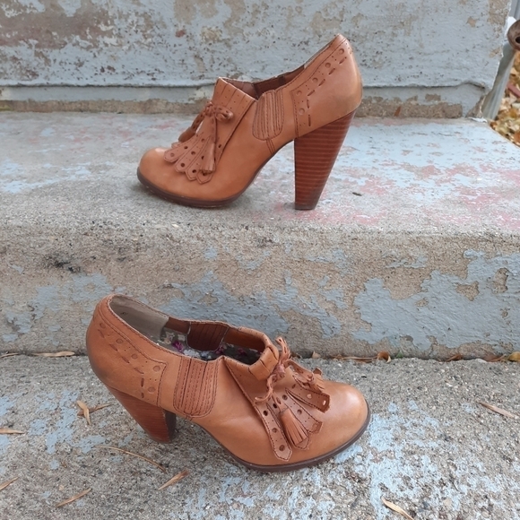 Seychelles anthro leather boots with bows + fringe size 8.5 - Picture 1 of 7